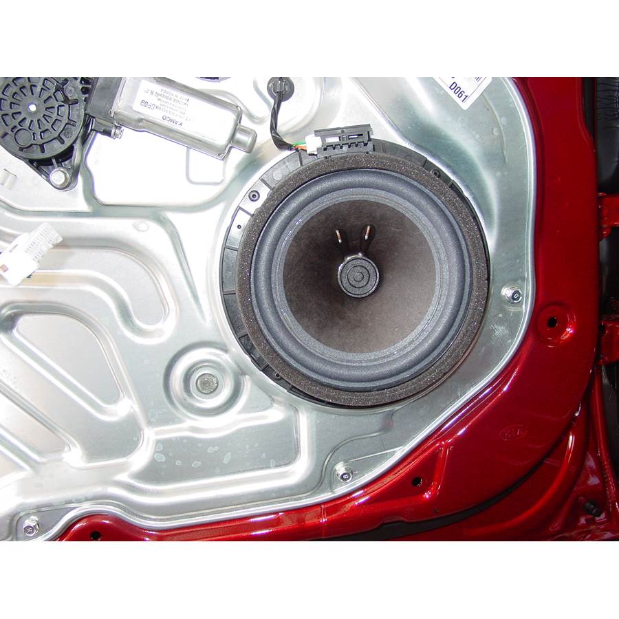 2009 Kia Borrego Front door woofer
