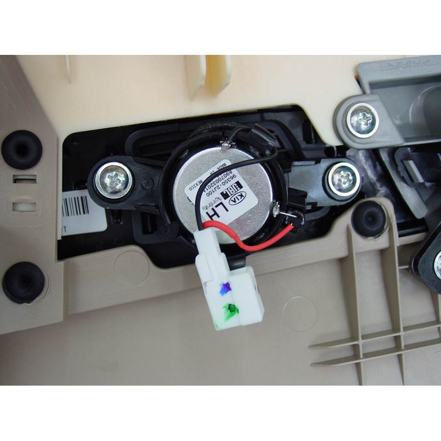 2009 Kia Borrego Rear door tweeter