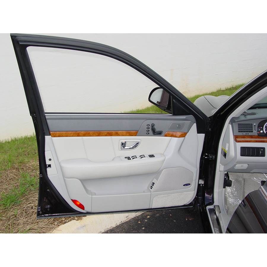 2007 Kia Amanti Front door speaker location