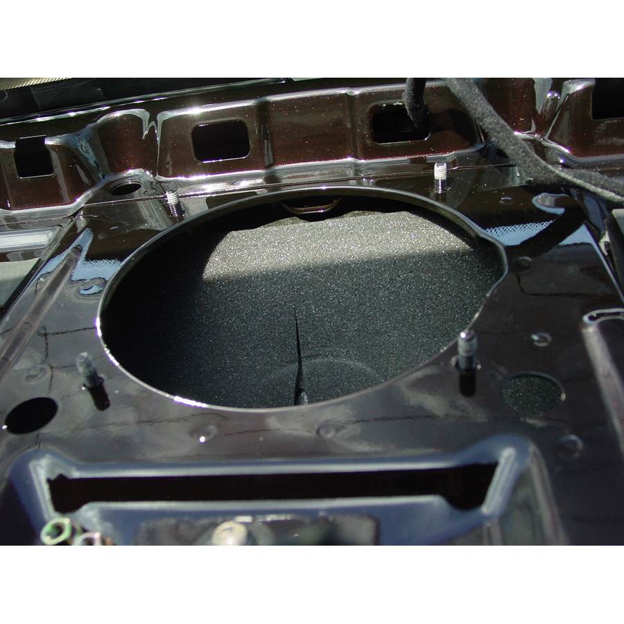2007 Kia Amanti Rear deck center speaker removed