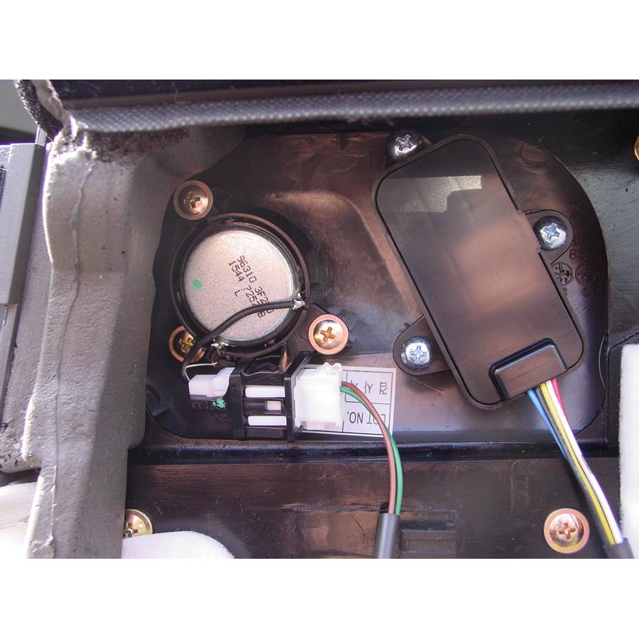 2007 Kia Amanti Rear door tweeter