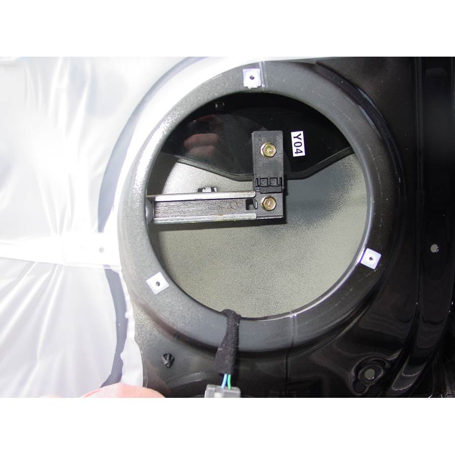 2007 Kia Sorento Rear door speaker removed