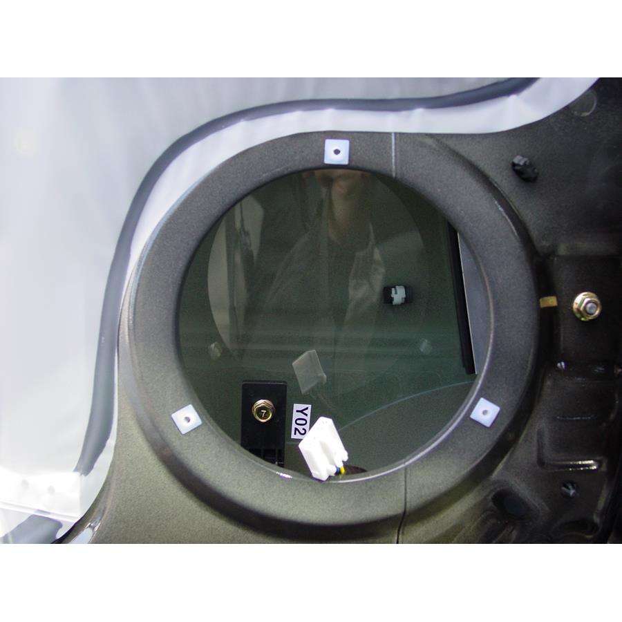 2009 Kia Sorento Front door woofer removed