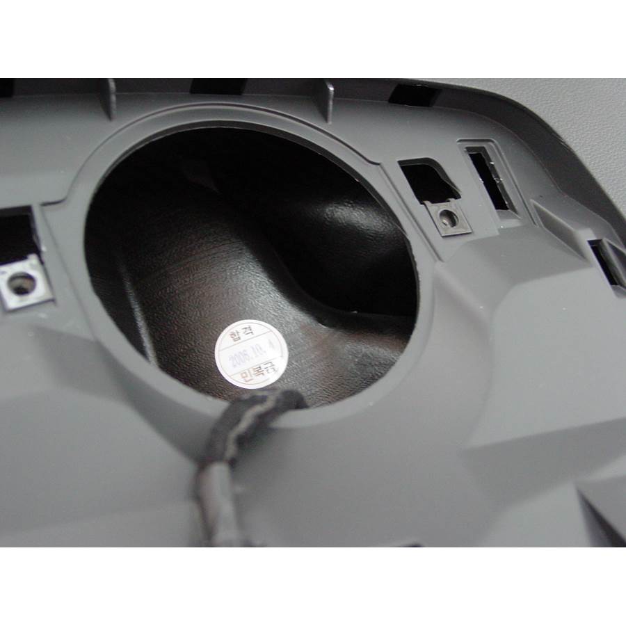 2007 Kia Rondo Center dash speaker removed