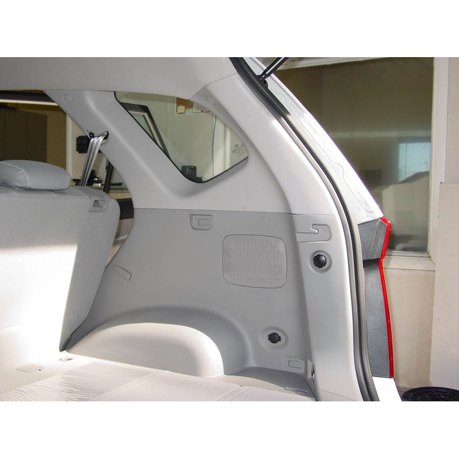 2007 Kia Rondo Far-rear side speaker location