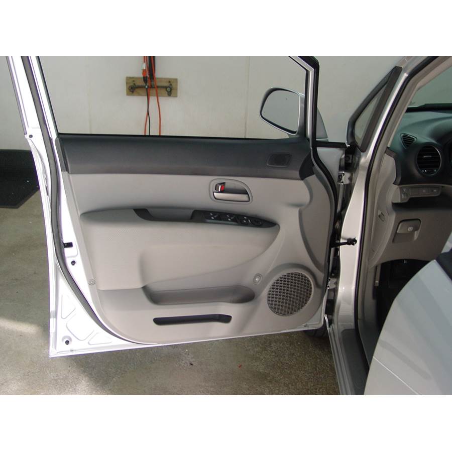 2008 Kia Rondo Front door speaker location