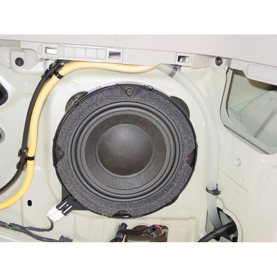 2009 Kia Rondo Far-rear side speaker