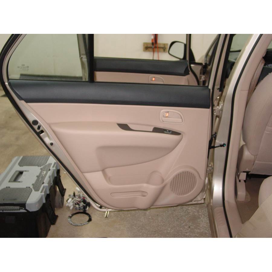 2008 Kia Rondo Rear door speaker location