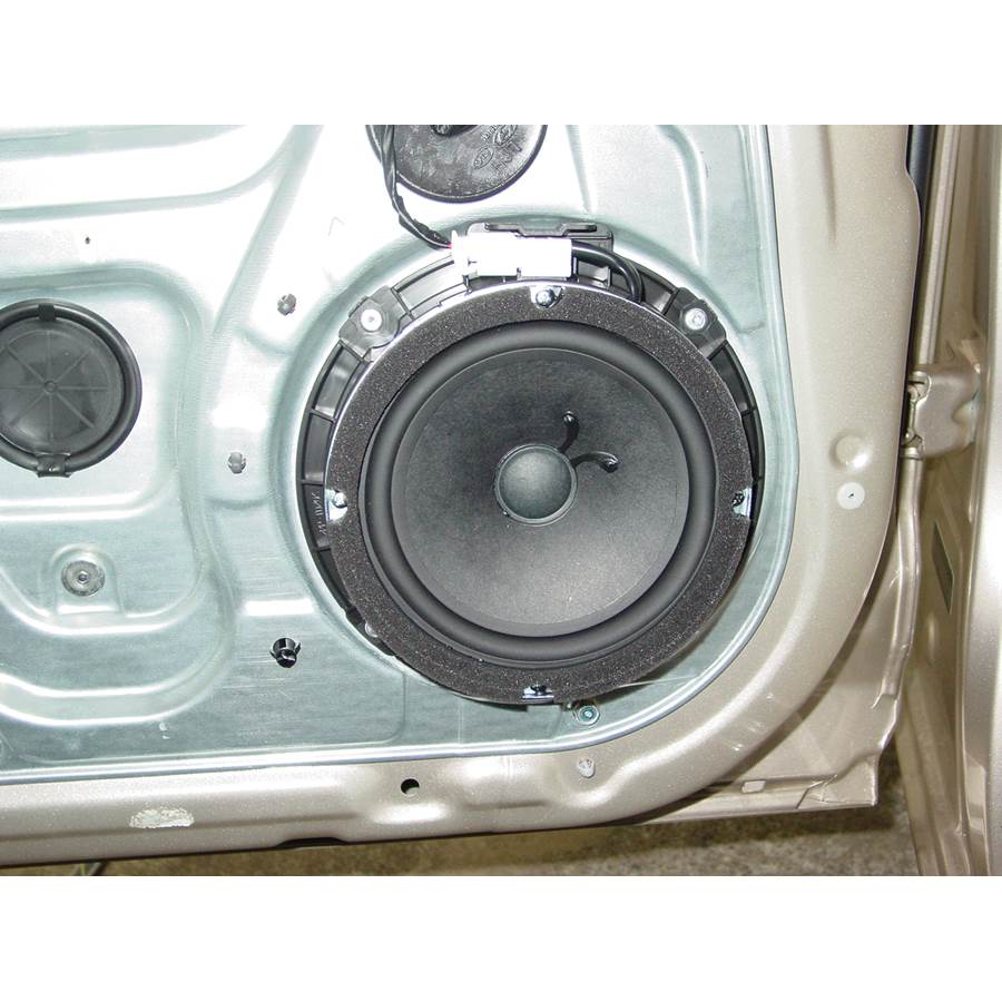 2008 Kia Rondo Rear door speaker