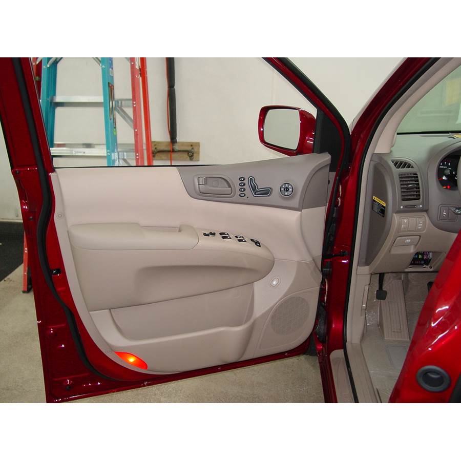 2009 Kia Sedona Front door speaker location