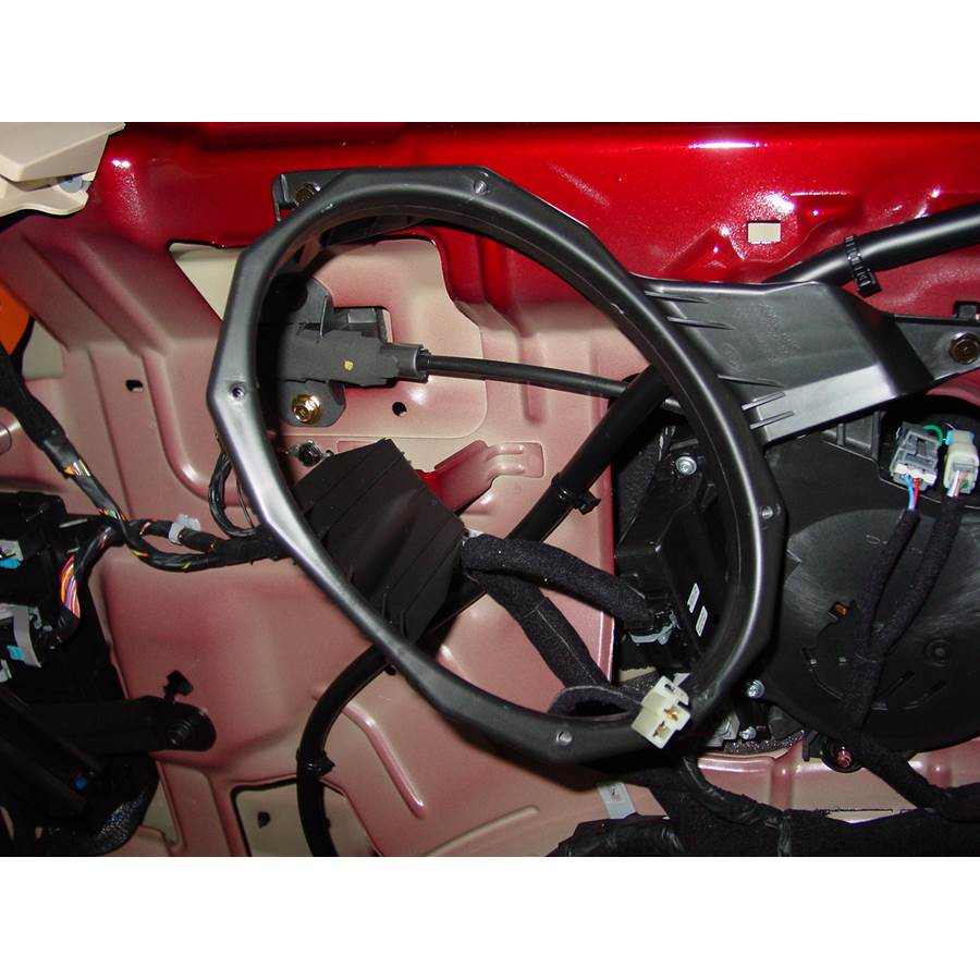 2012 Kia Sedona Mid-rear speaker removed