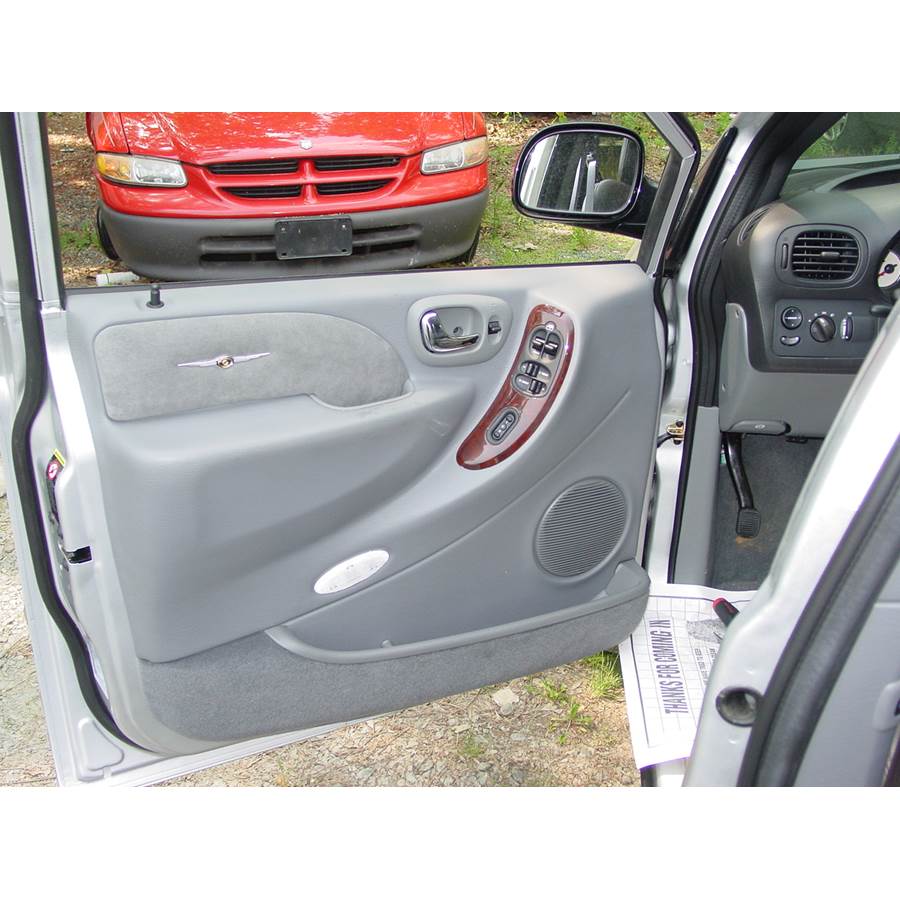 2003 Chrysler Town and Country Front door woofer location