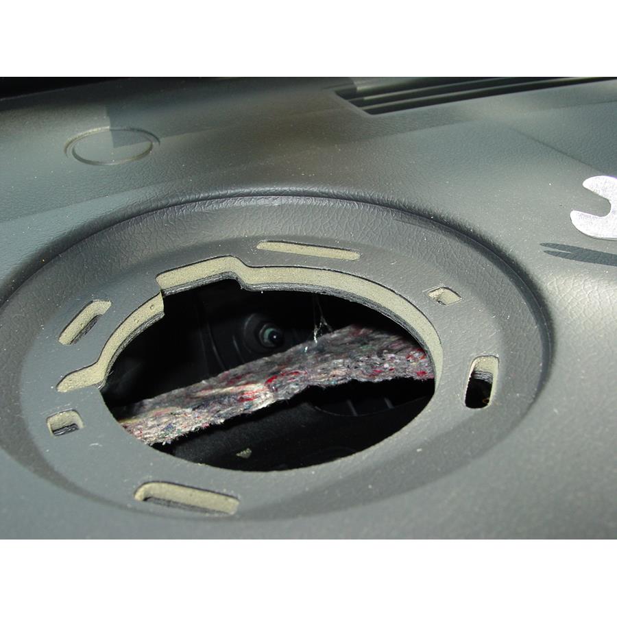 2006 Chrysler 300 Center dash speaker removed