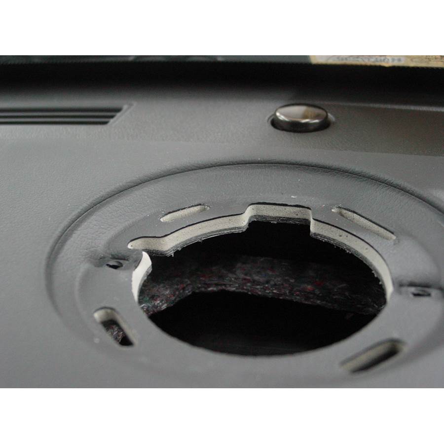 2005 Chrysler 300 Center dash speaker removed