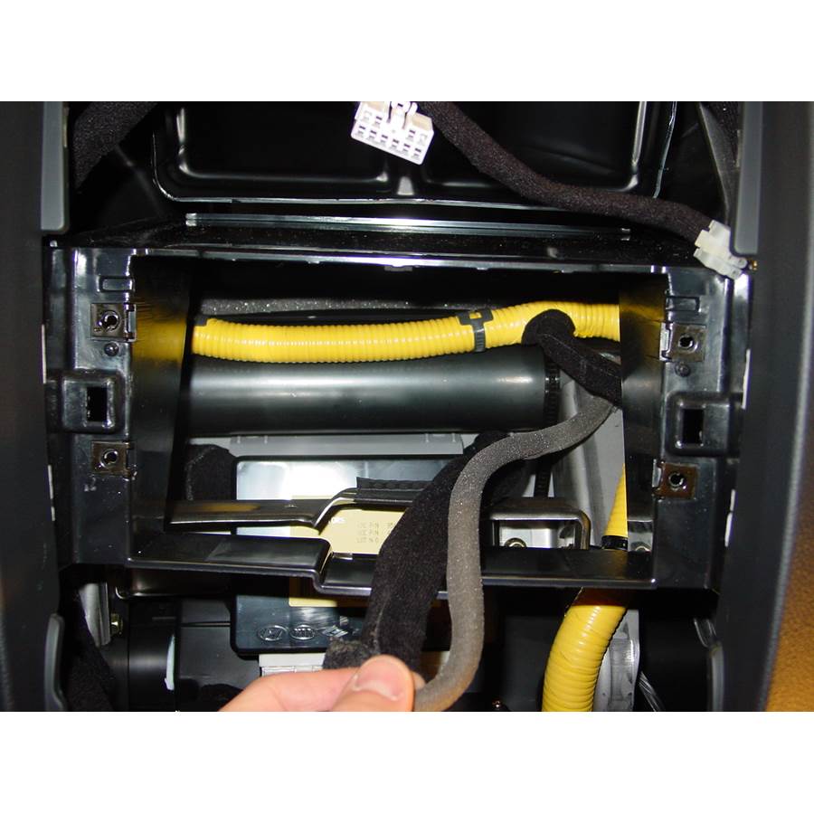 2005 Kia Sportage Factory radio removed