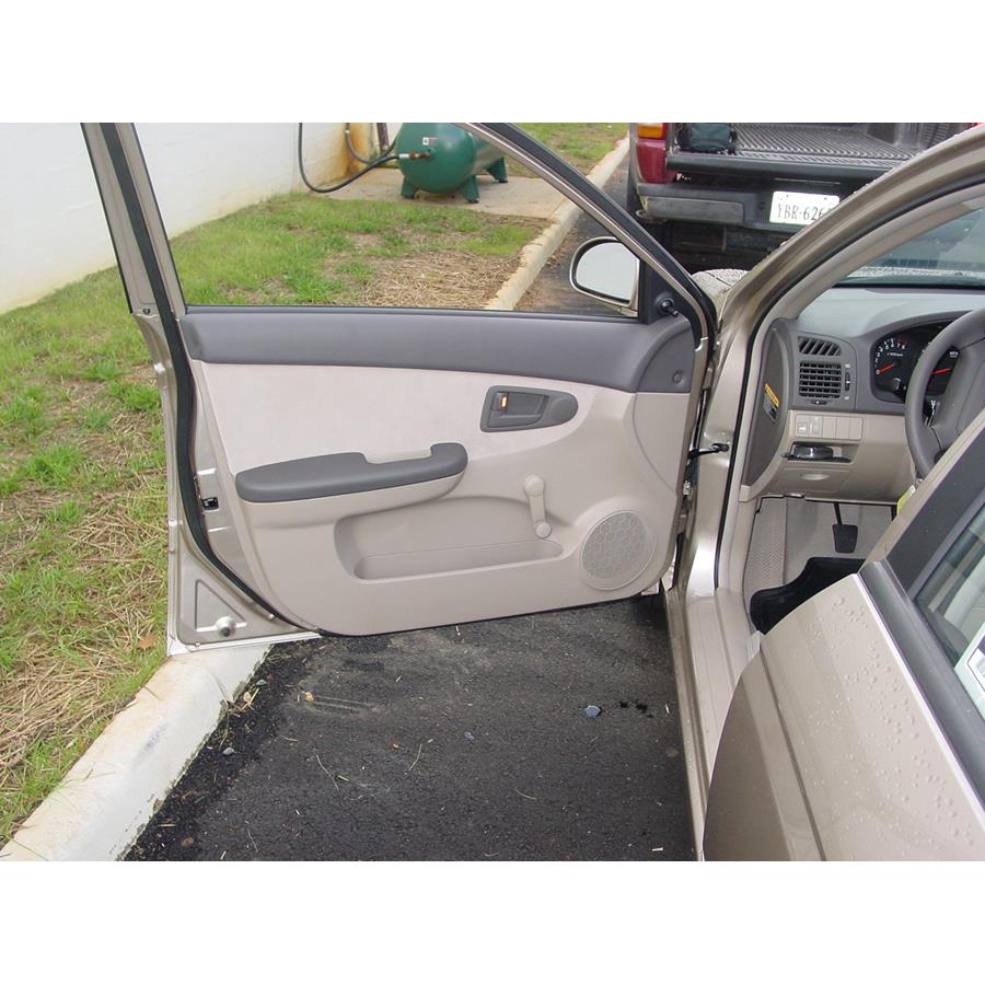 2007 Kia Spectra Front door speaker location