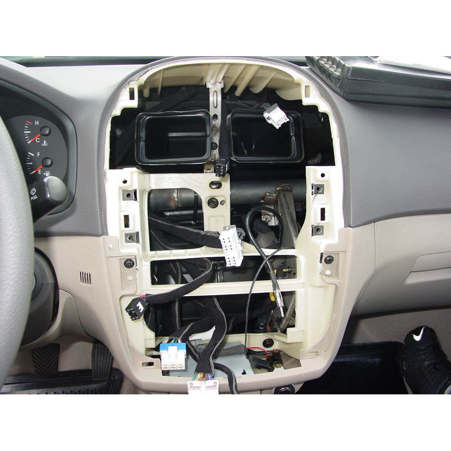 2005 Kia Spectra Factory radio removed