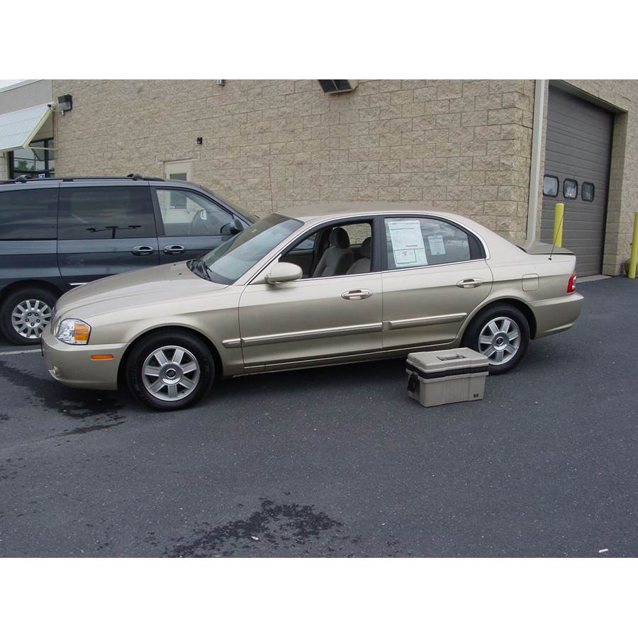 2005 Kia Optima Exterior