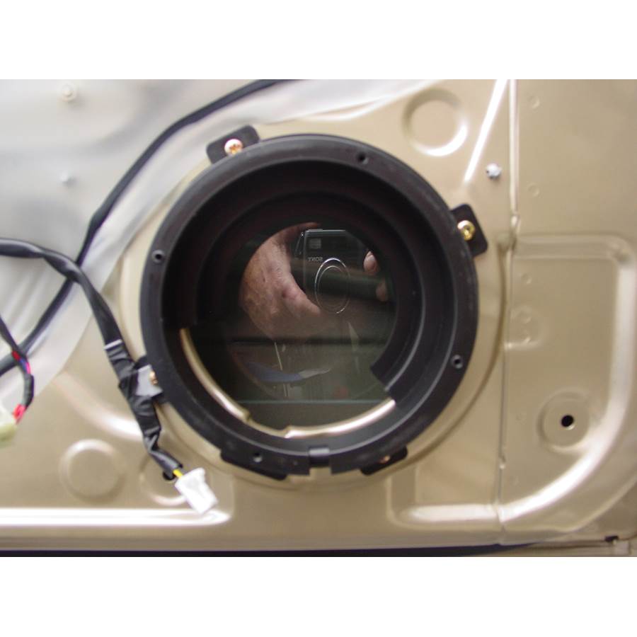 2005 Kia Optima Front door woofer removed