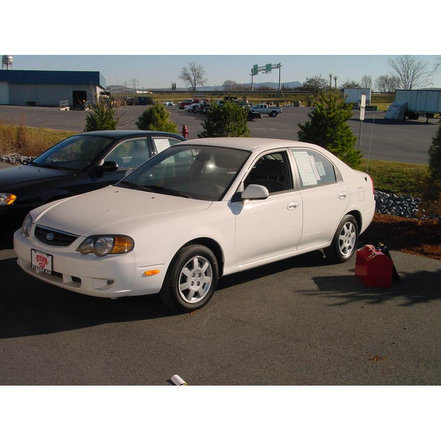 2000 Kia Spectra Exterior
