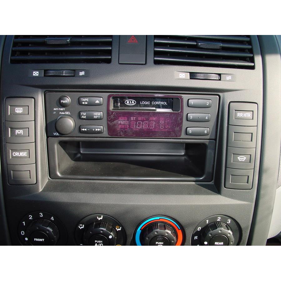 2004 Kia Sedona Factory Radio