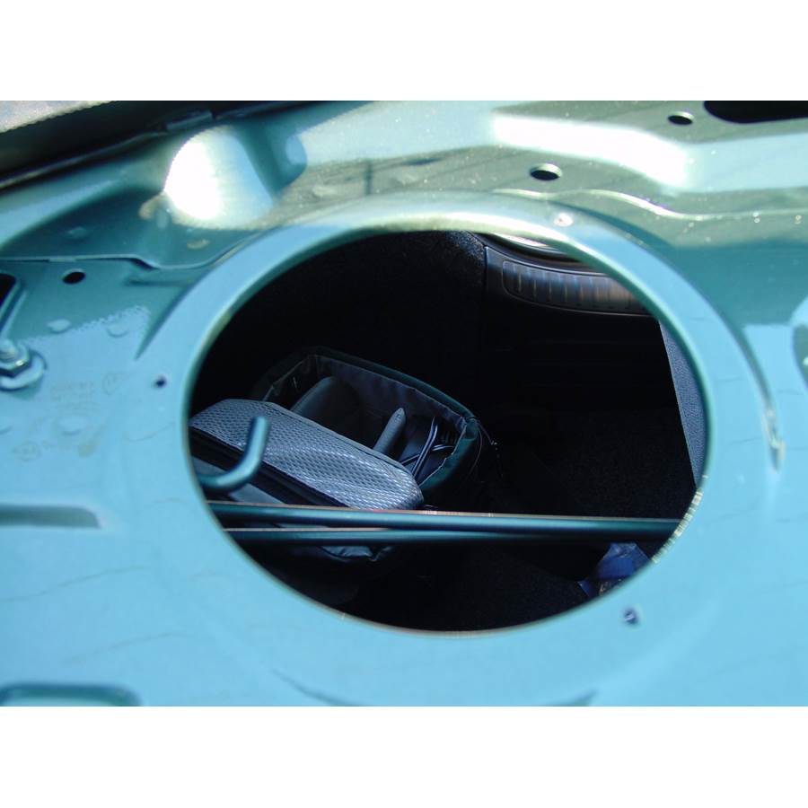 2001 Kia Rio Rear deck speaker removed