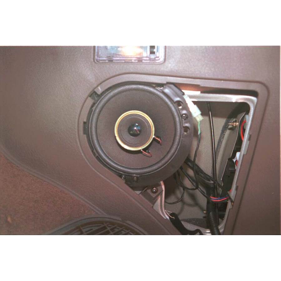 1998 Kia Sportage Far-rear side speaker