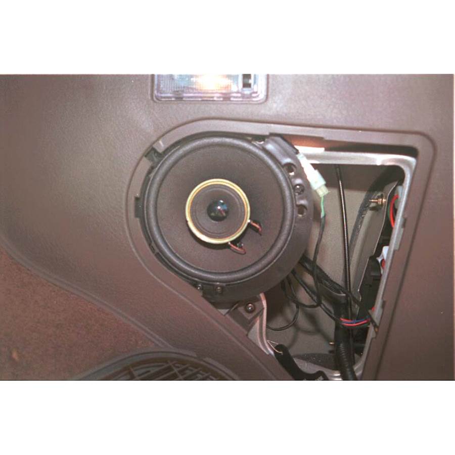 1999 Kia Sportage Far-rear side speaker