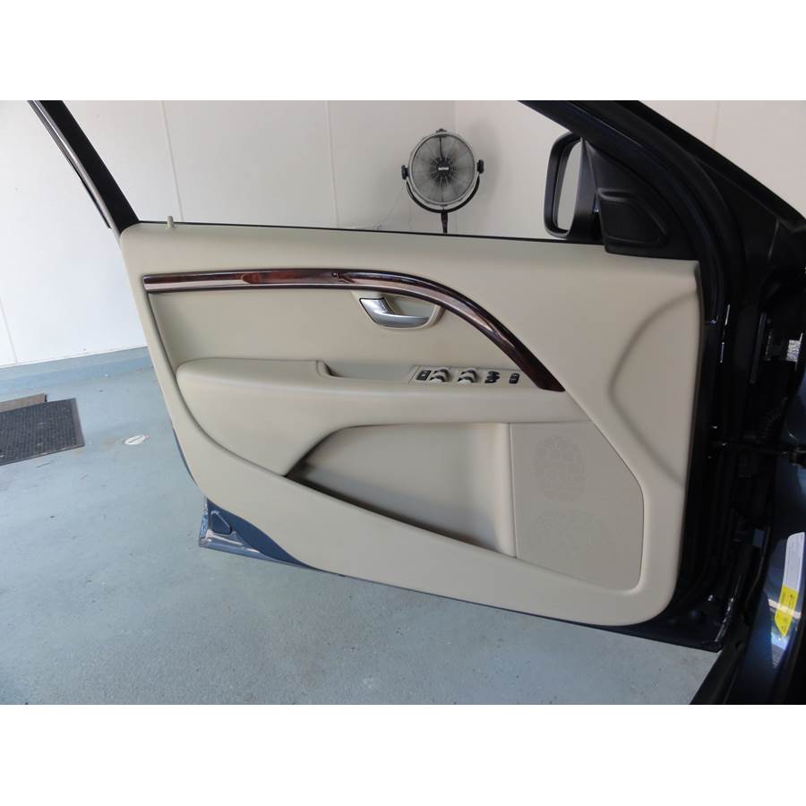 2014 Volvo XC70 Front door speaker location