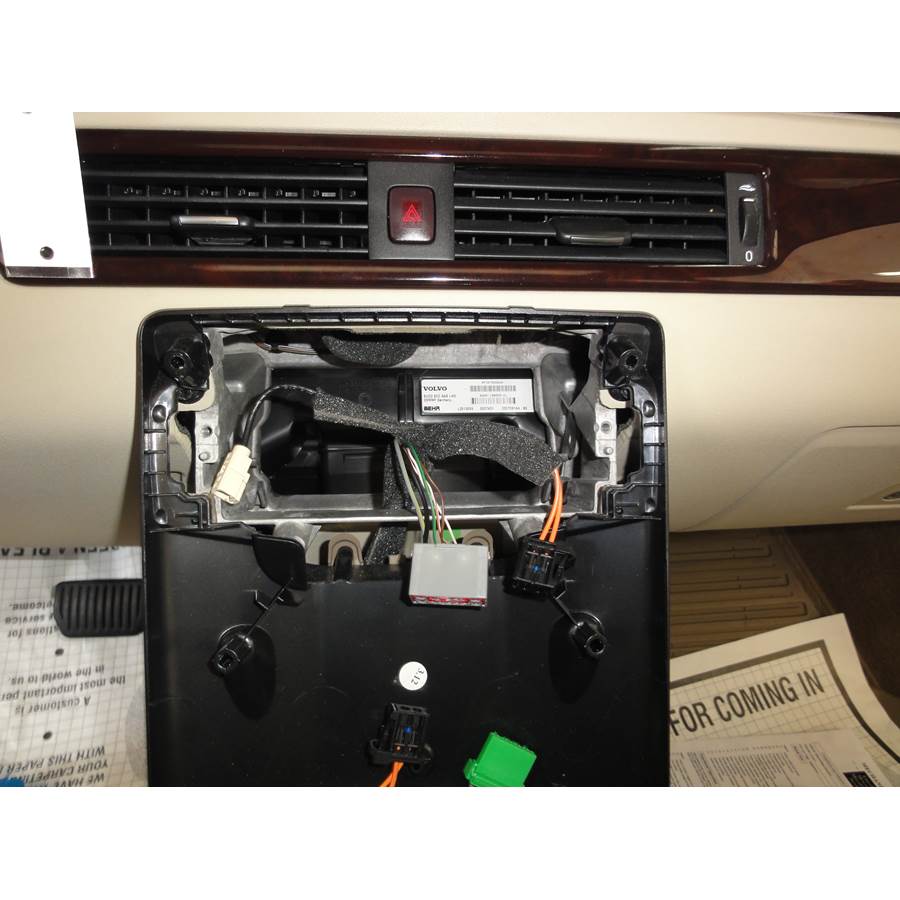 2010 Volvo XC70 Factory radio removed