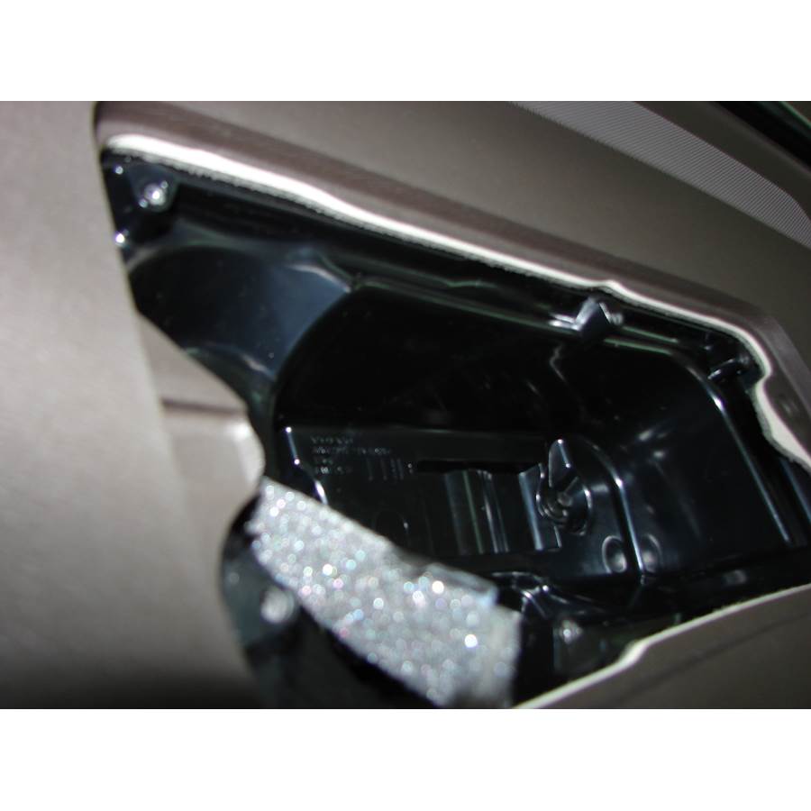 2009 Volvo S80 Center dash speaker removed