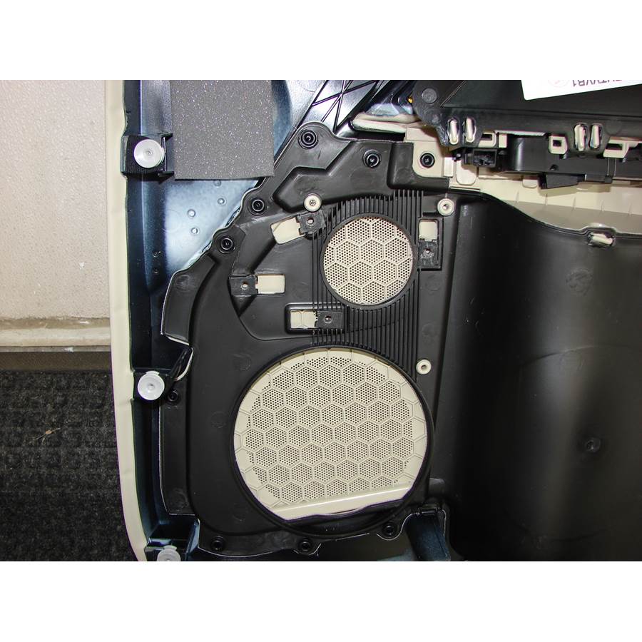 2016 Volvo S80 Front door midrange removed