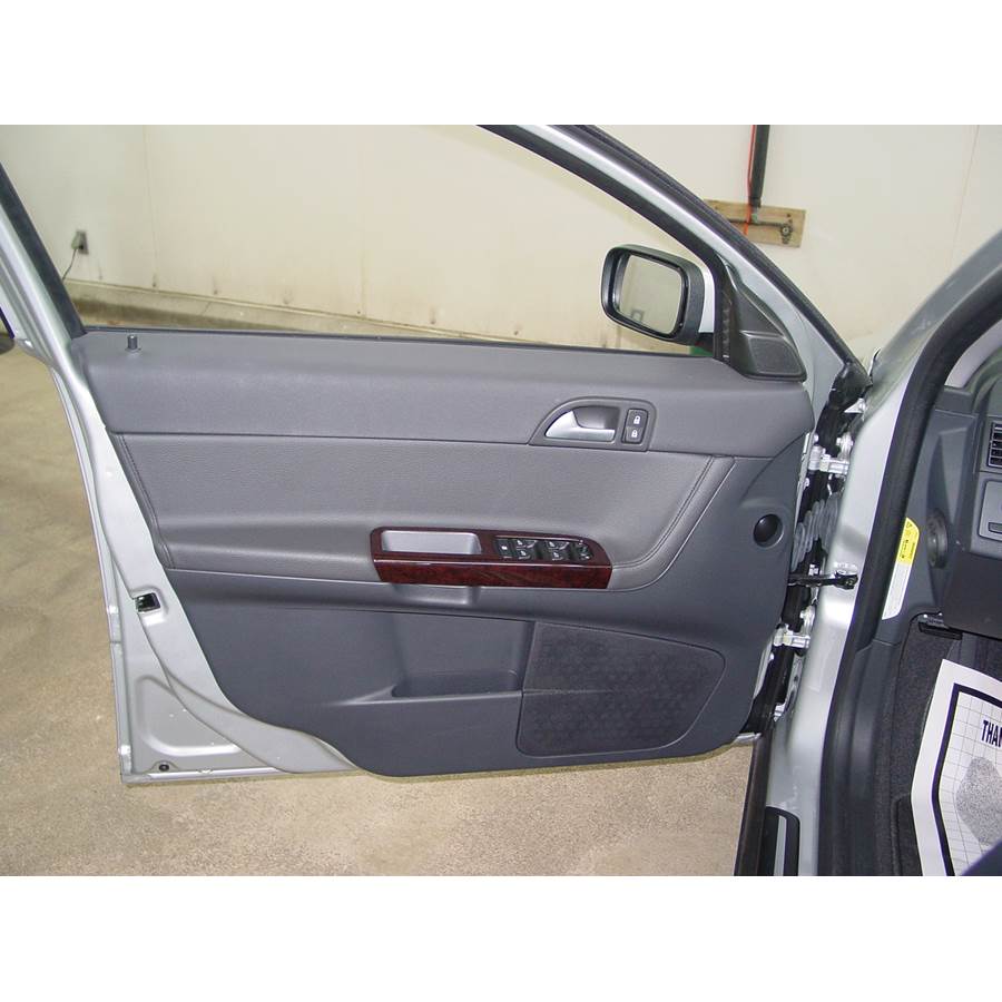 2005 Volvo V50 Front door speaker location