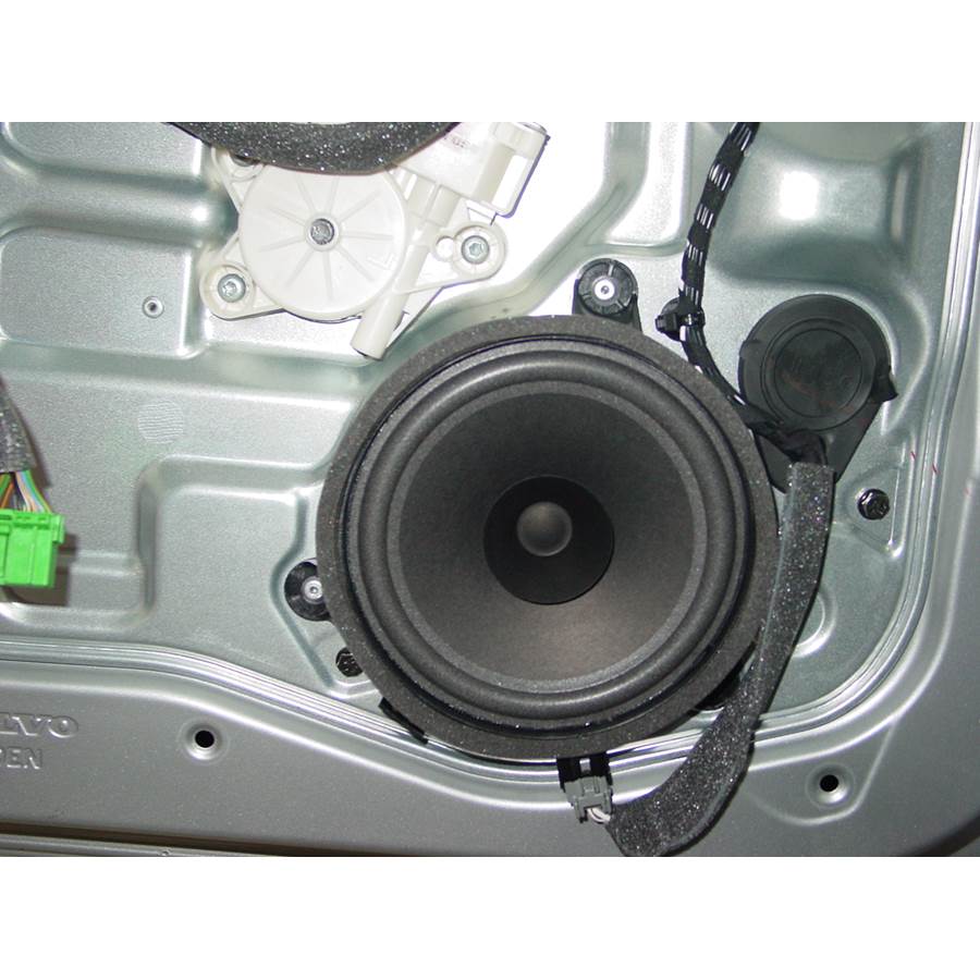 2005 Volvo V50 Front door woofer