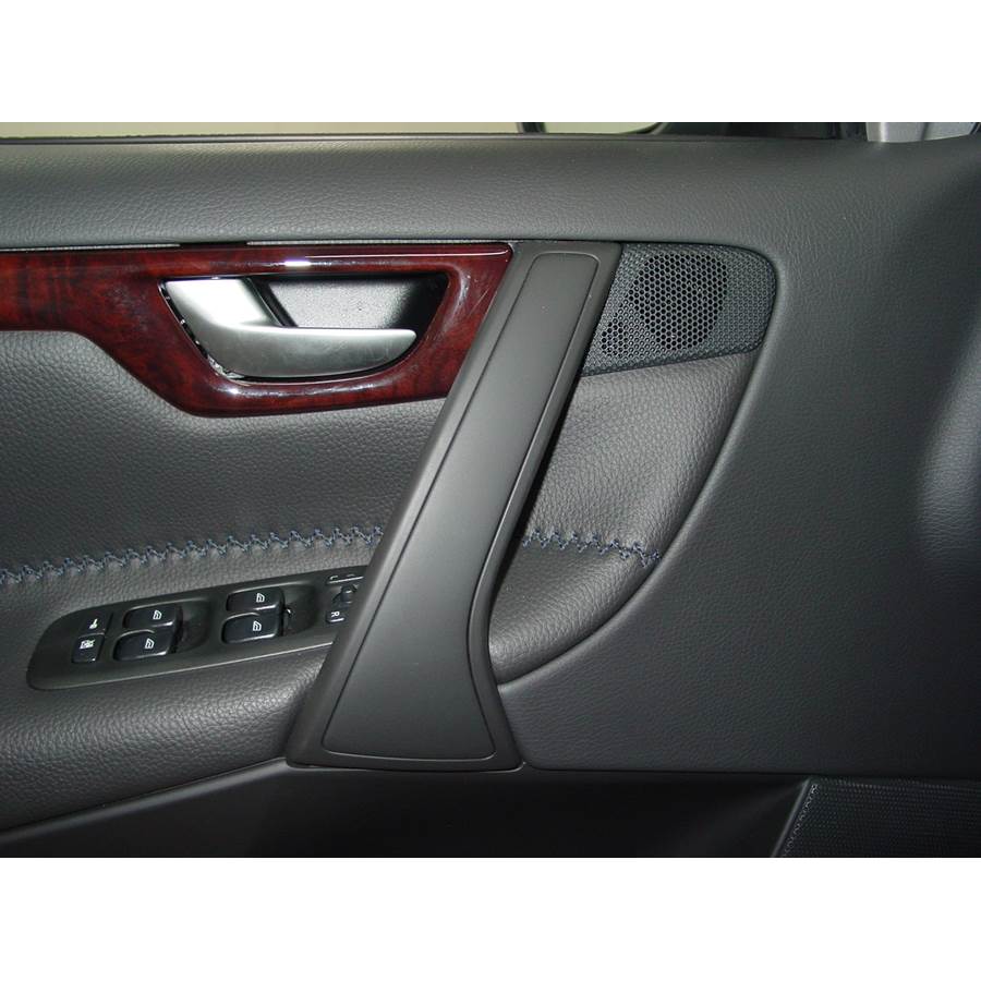 2007 Volvo XC70 Front door tweeter location