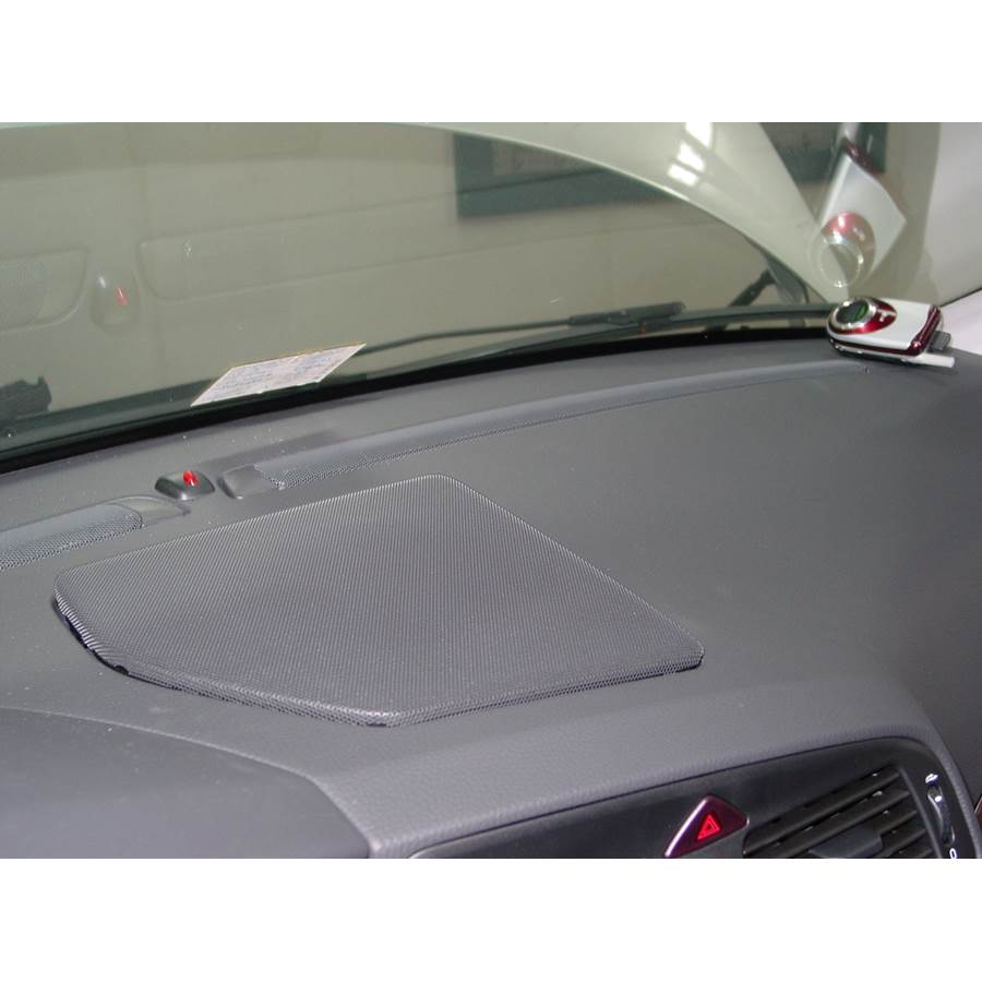 2007 Volvo XC70 Center dash speaker location
