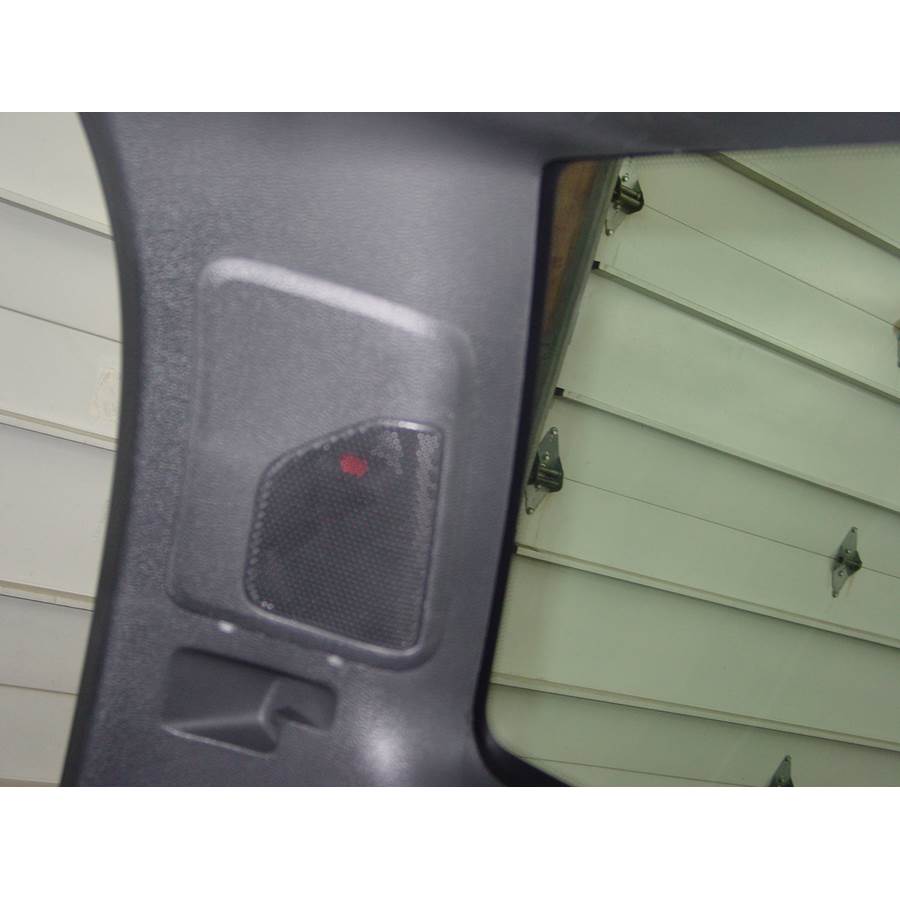 2007 Volvo XC70 Rear pillar speaker location