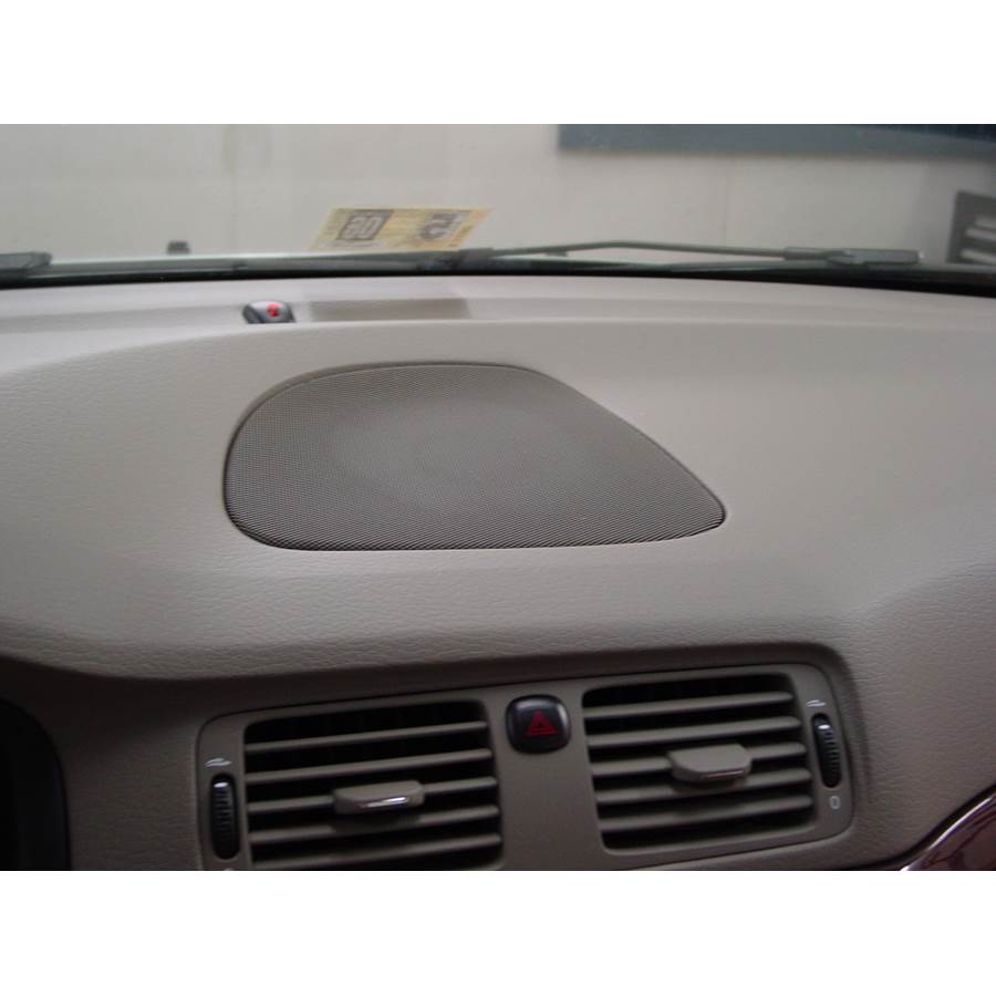 2004 Volvo S80 Center dash speaker location