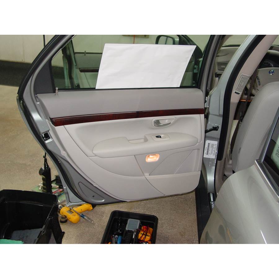 2004 Volvo S80 Rear door speaker location
