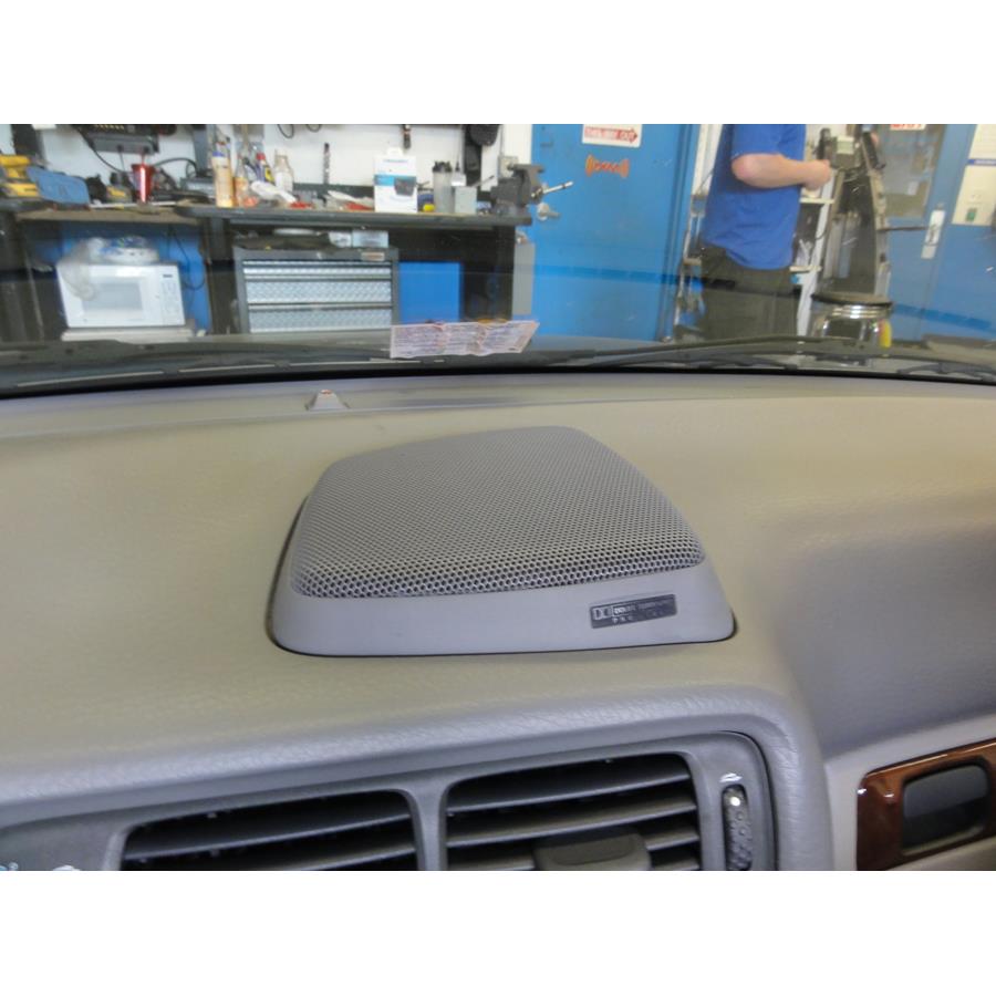 2004 Volvo C70 Center dash speaker location