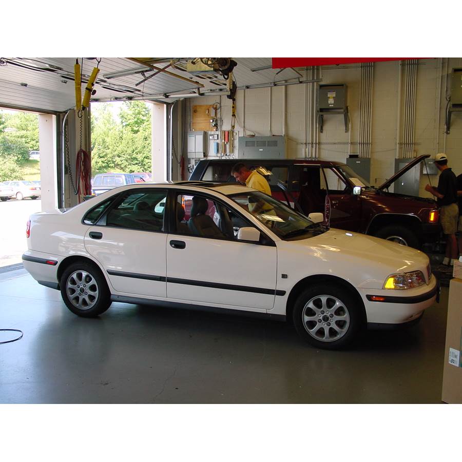 2000 Volvo S40 Exterior