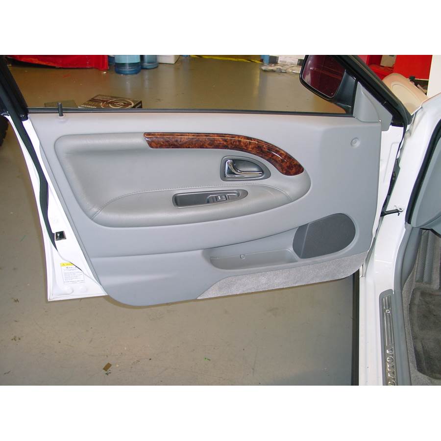 2002 Volvo S40 Front door speaker location