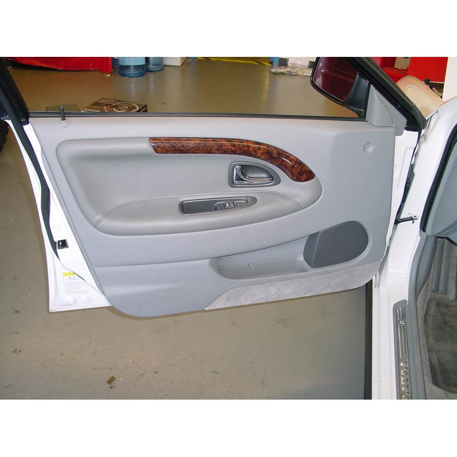 2003 Volvo S40 Front door speaker location