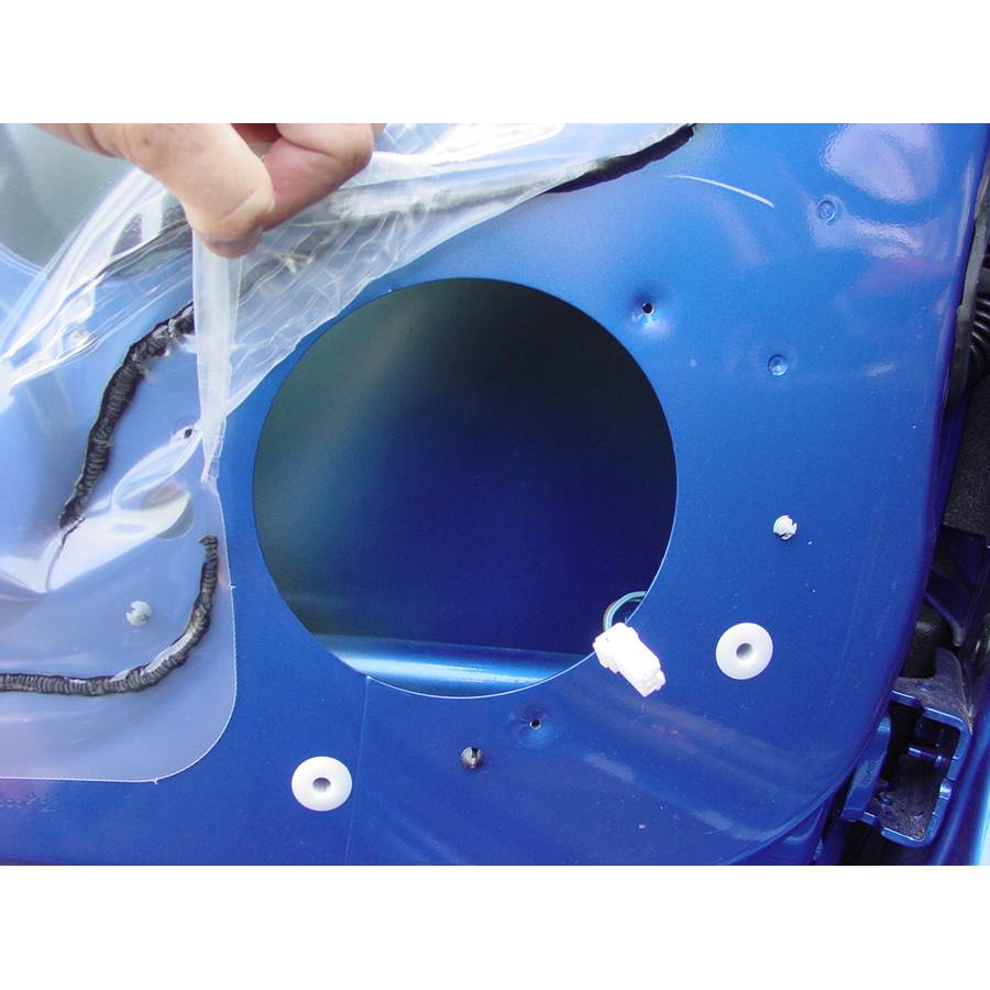 2005 Chrysler PT Cruiser Front door woofer removed