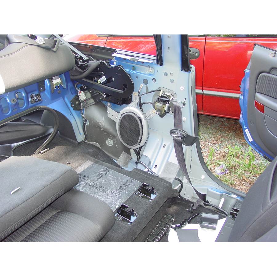 2005 Chrysler PT Cruiser Rear side panel speaker