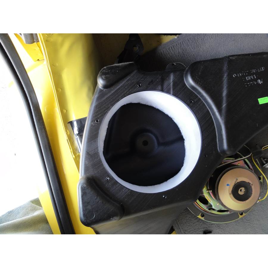 2010 Chrysler PT Cruiser Far-rear side speaker removed