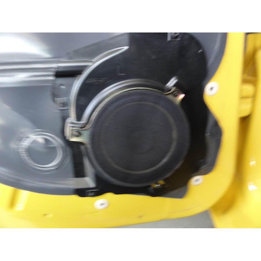 2008 Chrysler PT Cruiser Rear door speaker