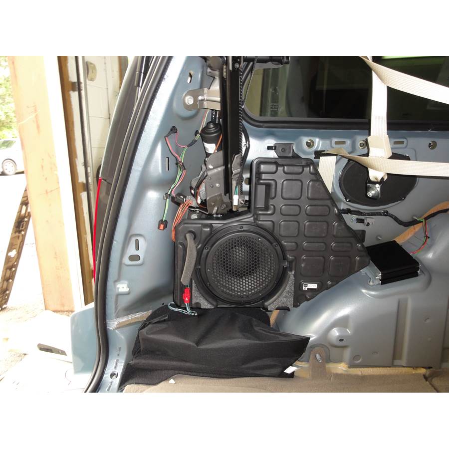 2009 Chrysler Town and Country Far-rear side speaker