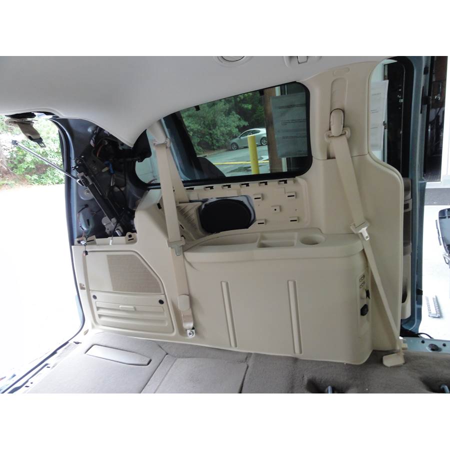 2015 Chrysler Town and Country Far-rear side speaker location
