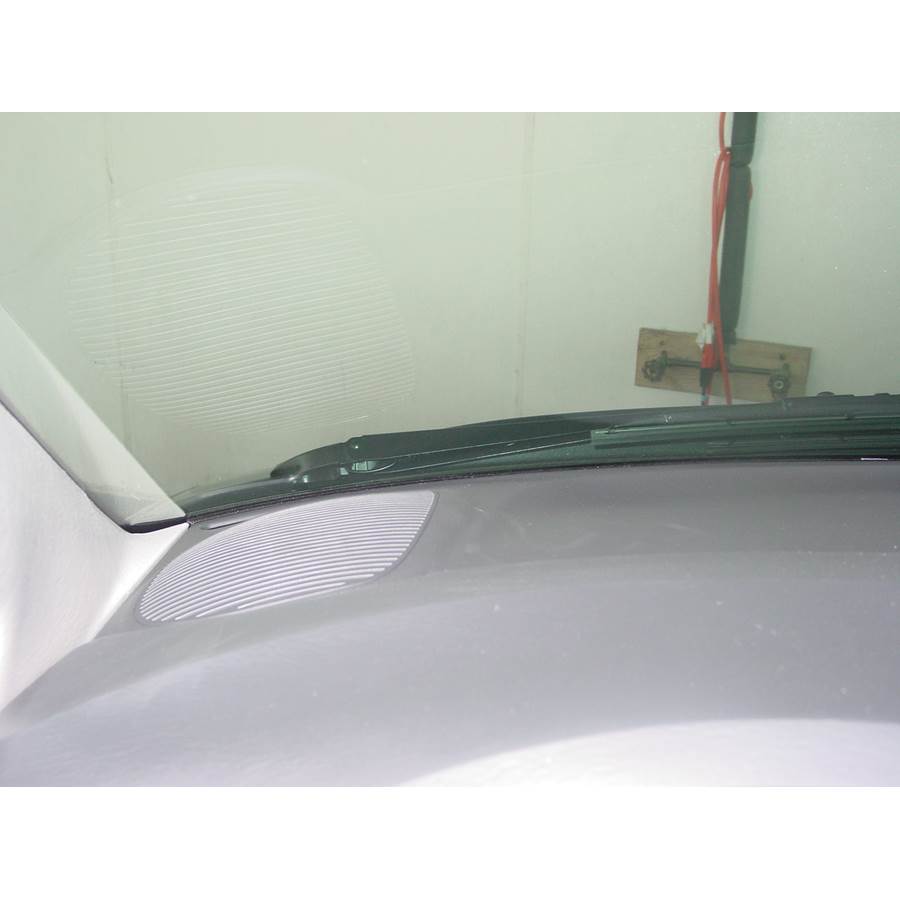 2003 Chrysler Voyager Dash speaker location